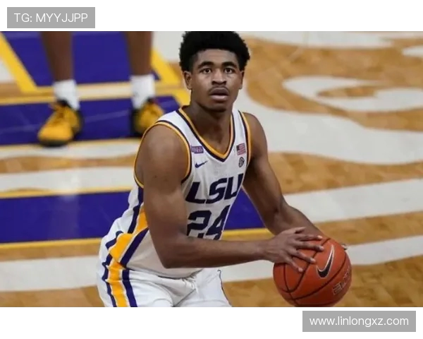 卡梅隆托马斯展现超强实力24投12中贡献33分9助攻成新一代空砍达人